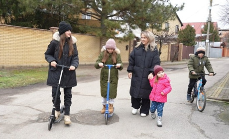 Встигли виїхати за три години до окупації: історія родини Савєнкових з міста Пологи