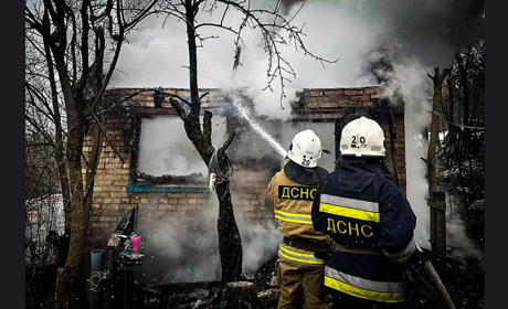 Пожежа в селі Великі Пріцьки на Ржищівщині знищила будівлю