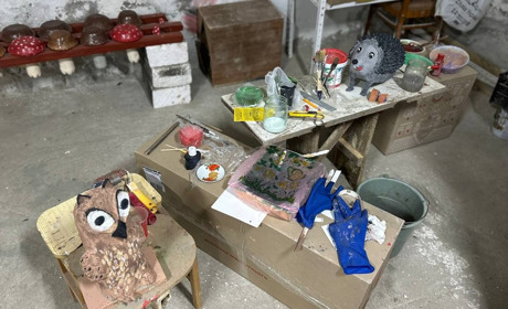 У Сичавці комунальники власноруч виготовляють плитку для благоустрою (ФОТО)