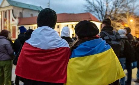 У Польщі планують обмежити допомогу на дітей для деяких біженців: кого це може торкнутися
