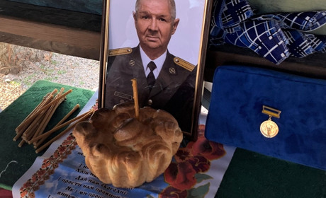 Нікопольці попрощалися із захисником Олександром Максимовичем