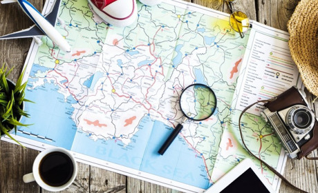 17 лютого: Всесвітній день стійкості туризму, День кота в Європі та ще багато свят, подій