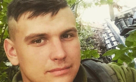 Майже рік батьки Дениса Белика з села Олександрівка Корюківської громади не могли поховати сина