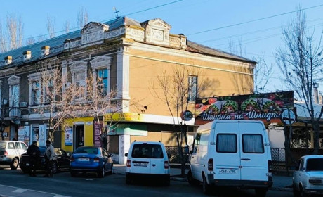 Власників авто в окупації змушують оформлювати російські документи