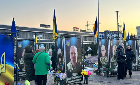 У Південному на Еспланаді пам'яті встановили нові меморіальні конструкції (ФОТО)