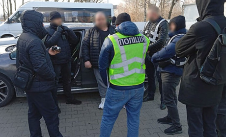 Мешканець Старокостянтинова обіцяв водійське посвідчення "без проблем" за 2800 доларів