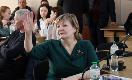 Два рішення суду та два звернення до Президента України, відставка депутатів та розподіл бюджету