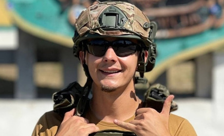 "Наохтема Вракаші". Слухай новий трек Олексія Лютого — про кохання під час війни