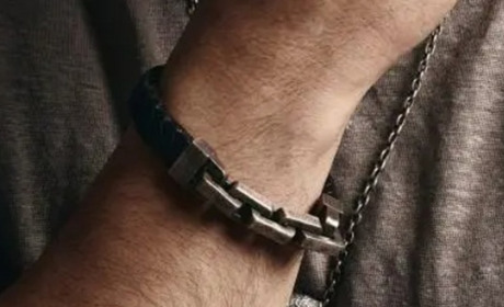 Як шкіряний чоловічий браслет зі сріблом може змінити образ?