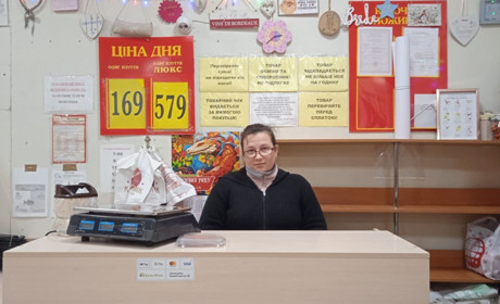 «Іноді нас сприймають як екстрасенсів»: адміністраторка секонд-хенду про закулісся роботи