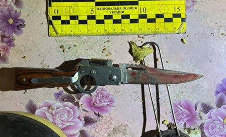 На Кременеччині під час застілля чоловік смертельно поранив знайомого