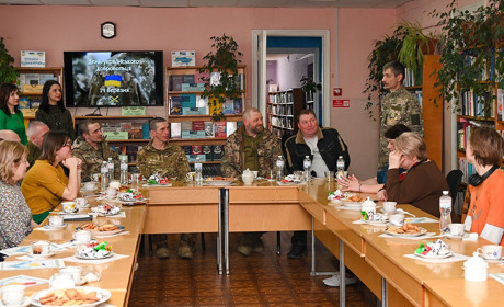 Вони для нас виборюють життя: зустріч із воїнами-добровольцями в Центральній бібліотеці в Кагарлику