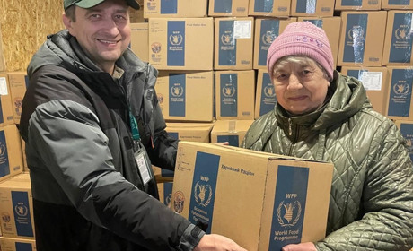 Продуктова допомога від ADRA: мешканці Великобурлуцької громади отримали гуманітарну допомогу
