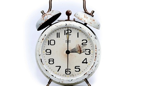 Перехід на літній час у 2025 році в Україні: чи будуть переводити годинник