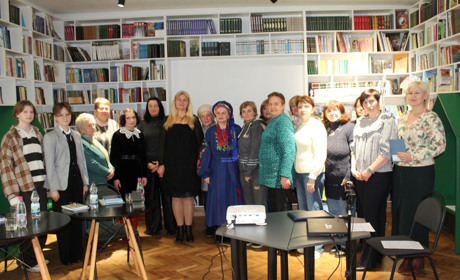 Новини воєнного часу. Перемоги у конкурсах, виставка, літературний захід, внесок у перемогу