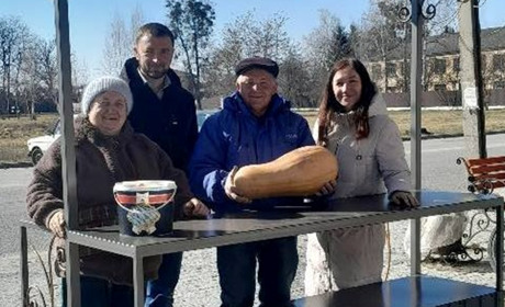 Нові торговельні ятки замість стихійної торгівлі