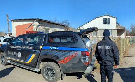 У Старокостянтинові поліцейські затримали чоловіка: він убив колишню тещу і закопав тіло на подвір’ї