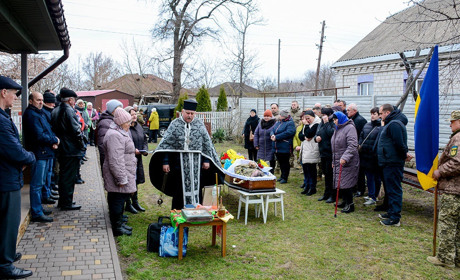 В Зеленому Яру провели в останню дорогу воїна Костянтина Панченка