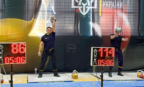 Рятувальник із Кагарлика показав абсолютний результат на всеукраїнських змаганнях гирьовиків у Києві