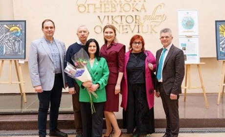 У Київській галереї відкрито виставку ніжинської мисткині Євгенії Липовецької та її учениці