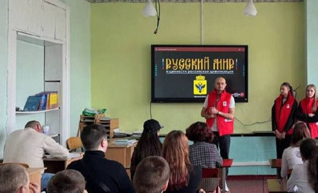 Російські окупанти продовжують зомбування дітей Херсонщини: як пропаганда проникає у школи