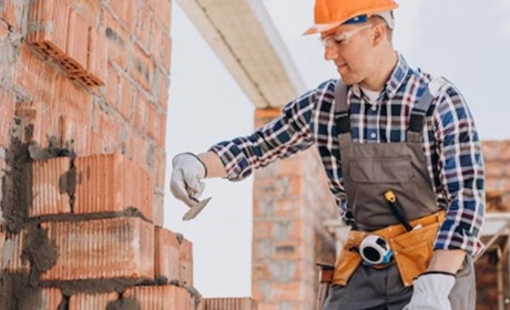 Будуємо будинок в Україні: етапи, які не можна пропустити