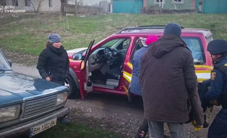 Рятувальники показали відео евакуації жителів із Есманьської та Краснопільської громад