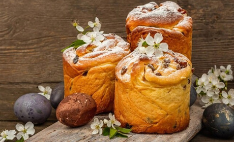 Рецепт крафінів на Великдень: як приготувати пухкі пасочки з родзинками та журавлиною