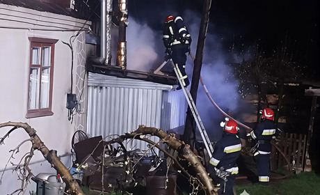 У Полонному ліквідували пожежу
