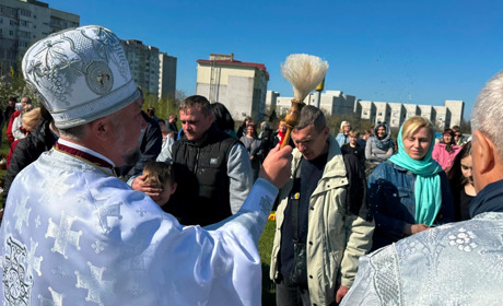 Віряни у Південному освятили великодні кошики (ФОТО)