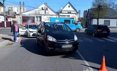 ДТП у Звягелі: водій Citroen збив пішохідку