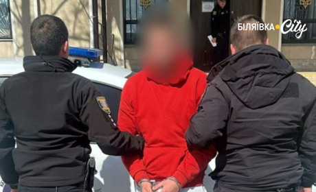 Святкували день народження: в селі Біляївської громади юнак вдарив товариша ножем у груди