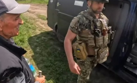 «Білі Янголи» евакуювали ще трьох людей з Комарської громади: відео