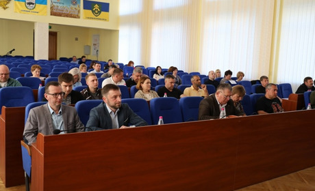 На сесії Звягельської міської ради вшанували загиблих військових та розподілили бюджетні кошти