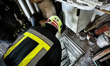 Падіння в погріб завершилось переломом: у Старокостянтинові постраждала пенсіонерка