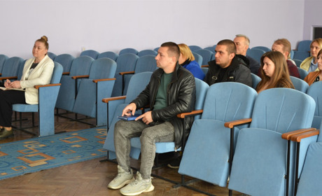 Чи присвоять Полонському ліцею №1 ім'я Миколи Кукурузи