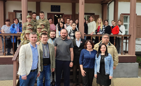 Прадід не був козаком, а дід – гайдамакою: у Переяславі презентували книгу про родовід Шевченка