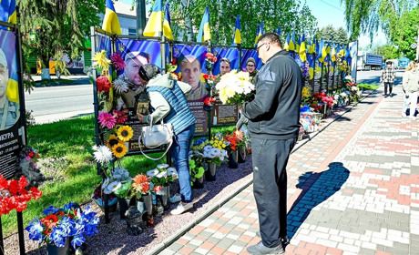 В однім строю із полеглими побратимами: на Алеї Слави у Кагарлику вшанували ще одного Героя