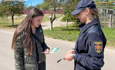 У Томаківці рятувальники розповіли про безпечну утилізацію сухої рослинності