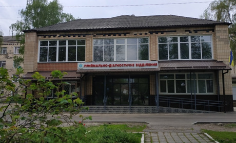 У Гадячі чоловік потрапив до лікарні з ножовим пораненням. Підозрювана його дружина