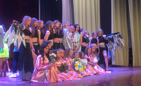 «ДЯКУЄМО ЗСУ!»: мистецька акція відбулася у 42 гарнізонному будинку офіцерів