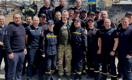 Миколай Сєрга підтримав рятувальників Нікополя своїм виступом