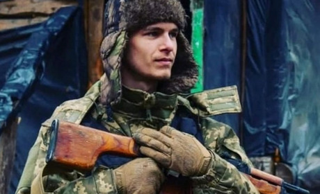 Операція під AC/DC та служба на милицях в резерві: історія військового