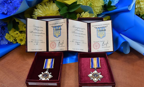 У Старокостянтинові передали державні нагороди родинам загиблих воїнів