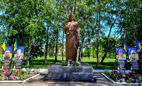 Пам'ять жива: у Шпендівці відкрили Алею Слави на честь загиблих Героїв-односельців