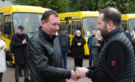 Новий шкільний автобус для Полонської громади