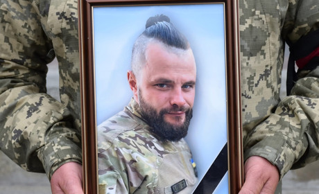 У Коханівці попрощалися із загиблим захисником Андрієм Іщенком