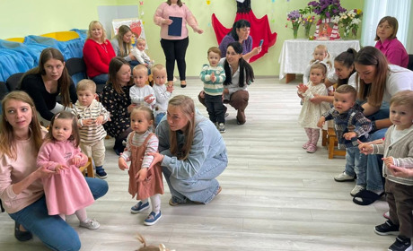 Тепло, емоції та любов: свято до Дня матері відбулося в Центрі раннього розвитку дитини