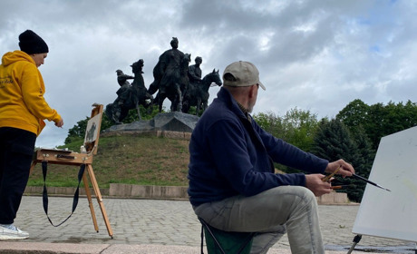 У Жовтих Водах триває художній пленер «Перлини Придніпровʼя»: відео