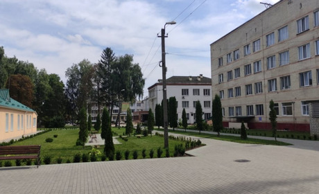 Старокостянтинівська лікарня працює у штатному режимі: у медзакладі відповіли на інформацію НСЗУ